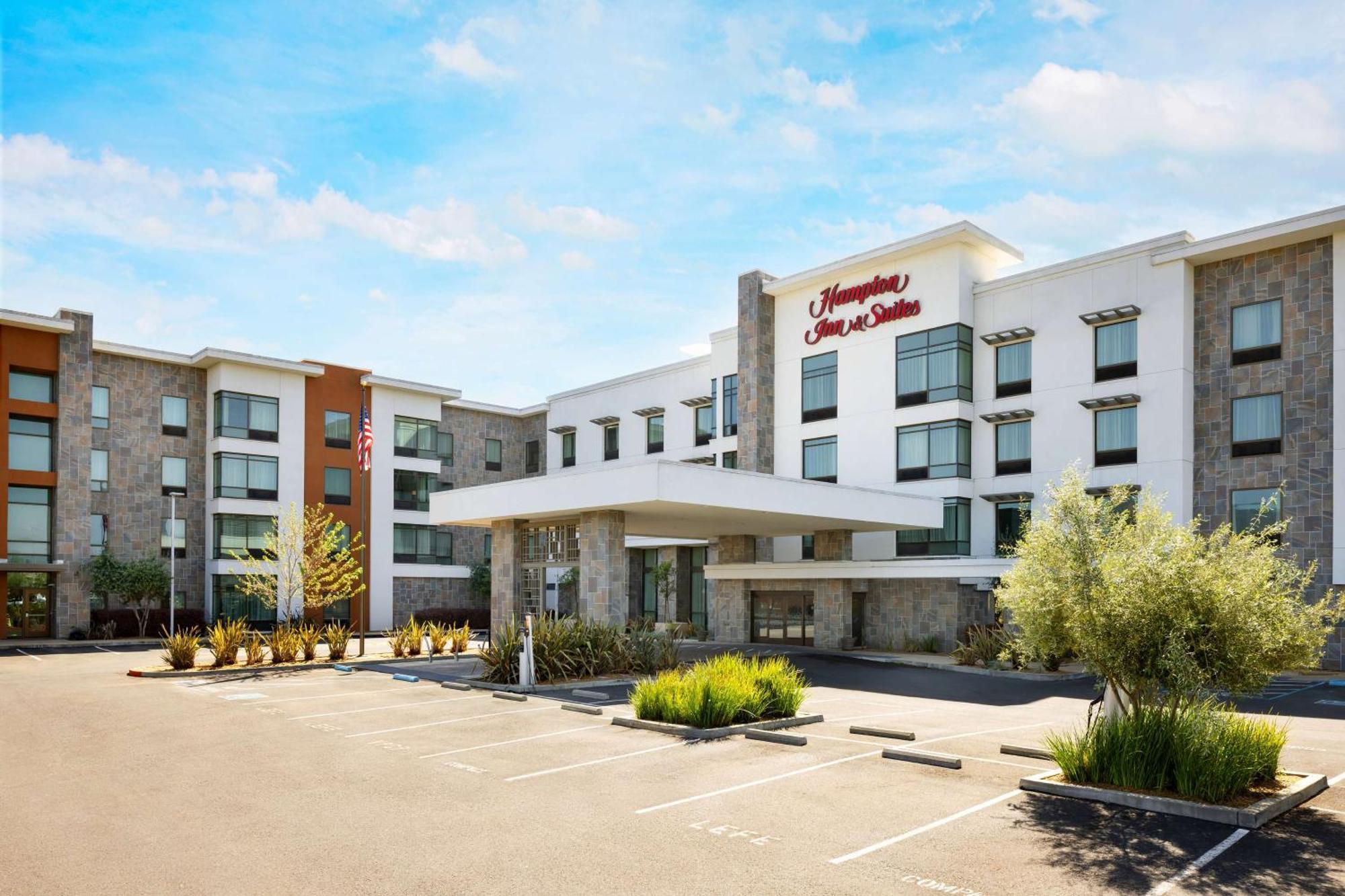 10 Smart Central Hotels Near Taylor Technologies Worth Booking