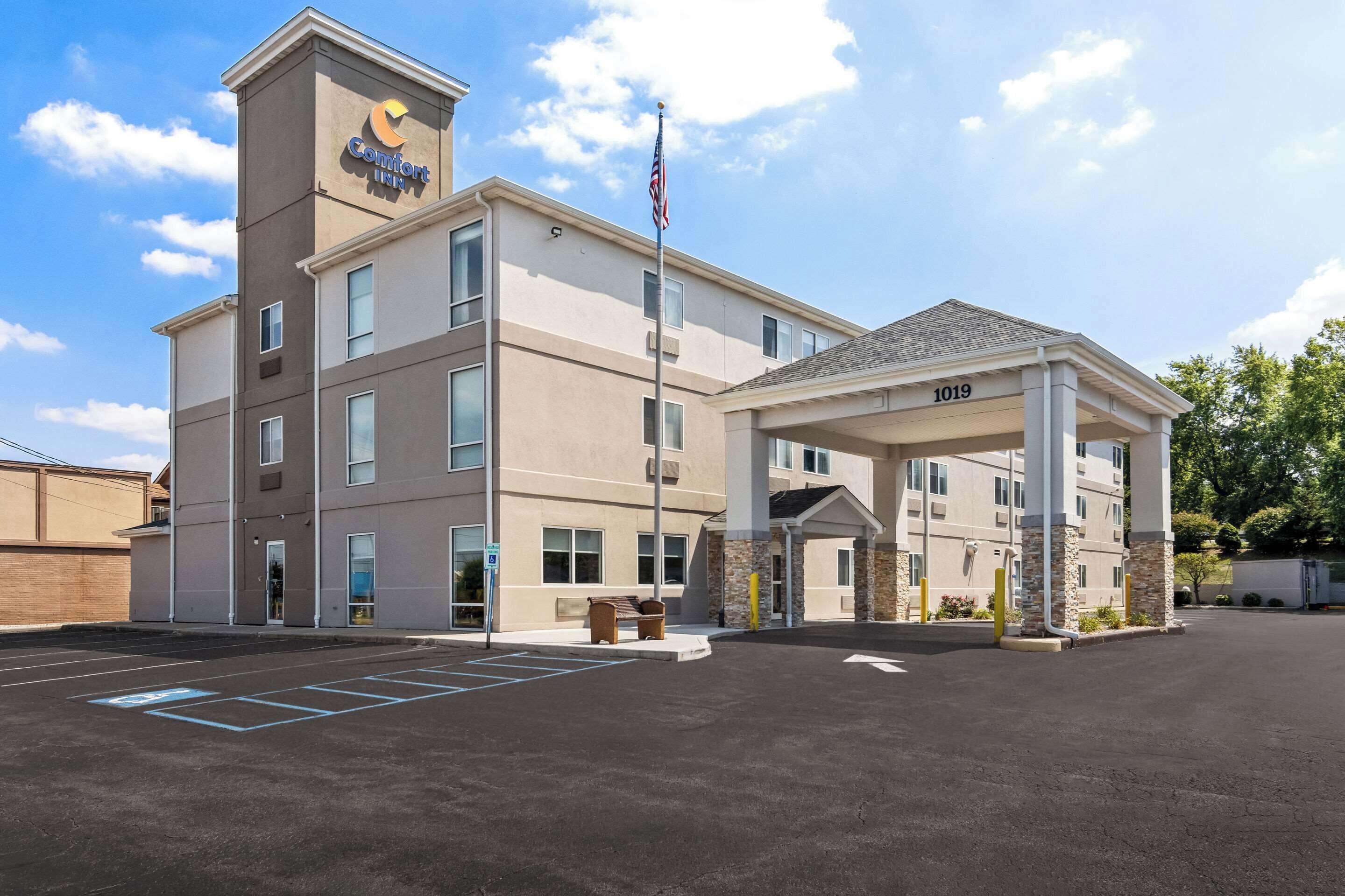 Where to Stay Near The John Dillinger Museum: 5 Business Hotels