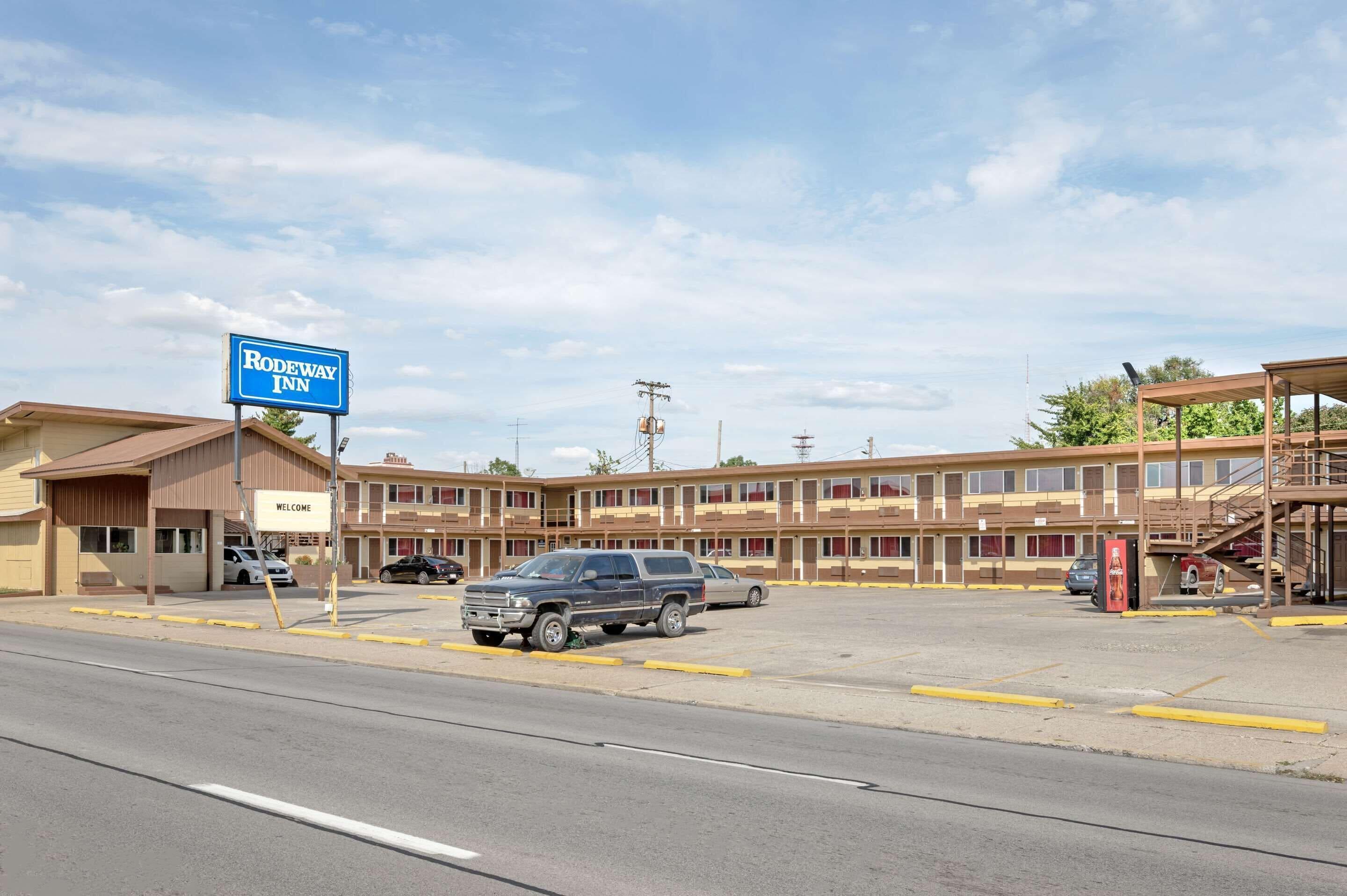 4 Budget Hotels Near Eugene V Debs Museum Worth Booking