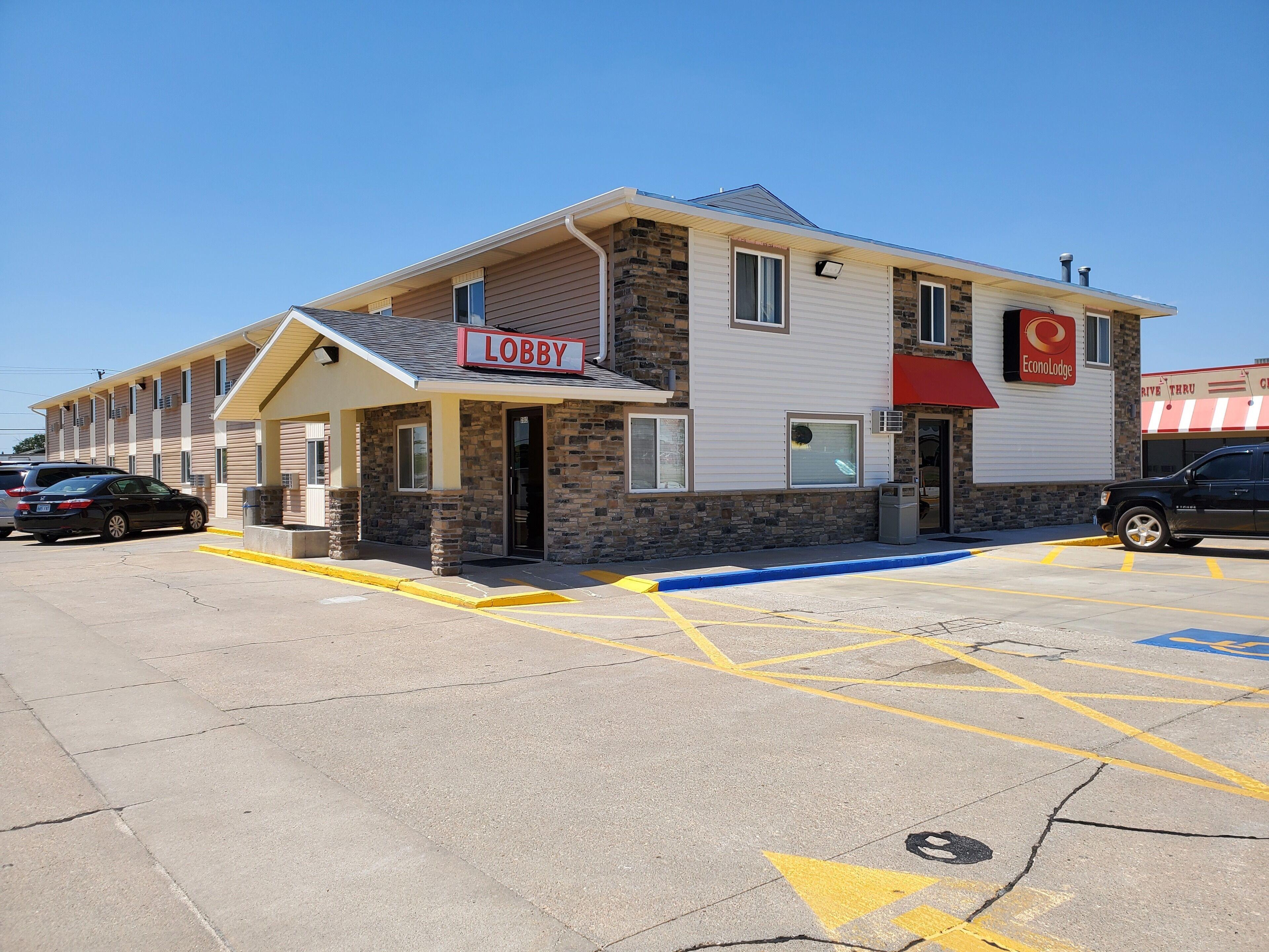 Where to Stay Near Fort Hays: 4 Airport Hotels Reviewed