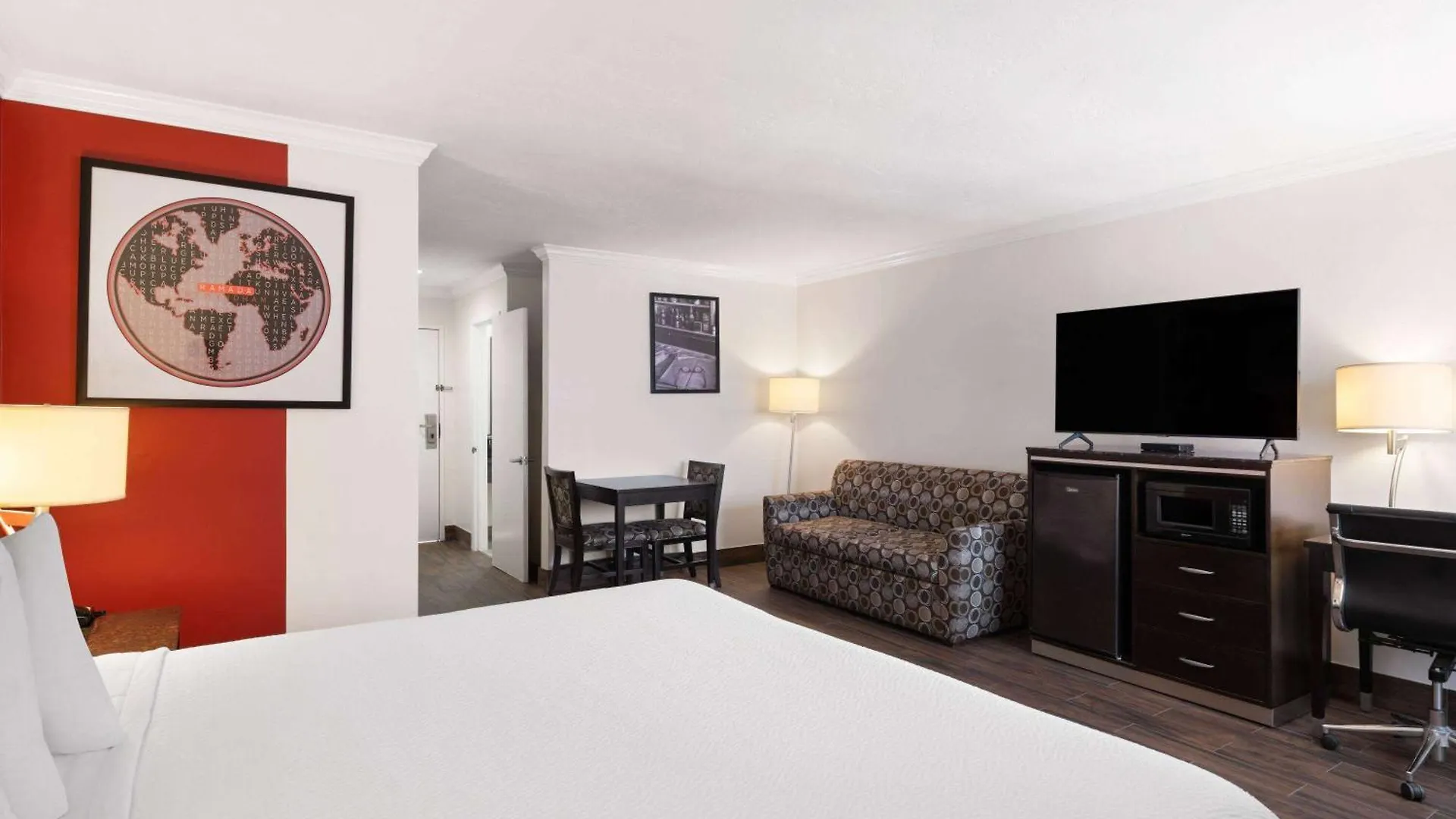 8 Budget Hotels Near Rancho Penasquitos Plaza for Less