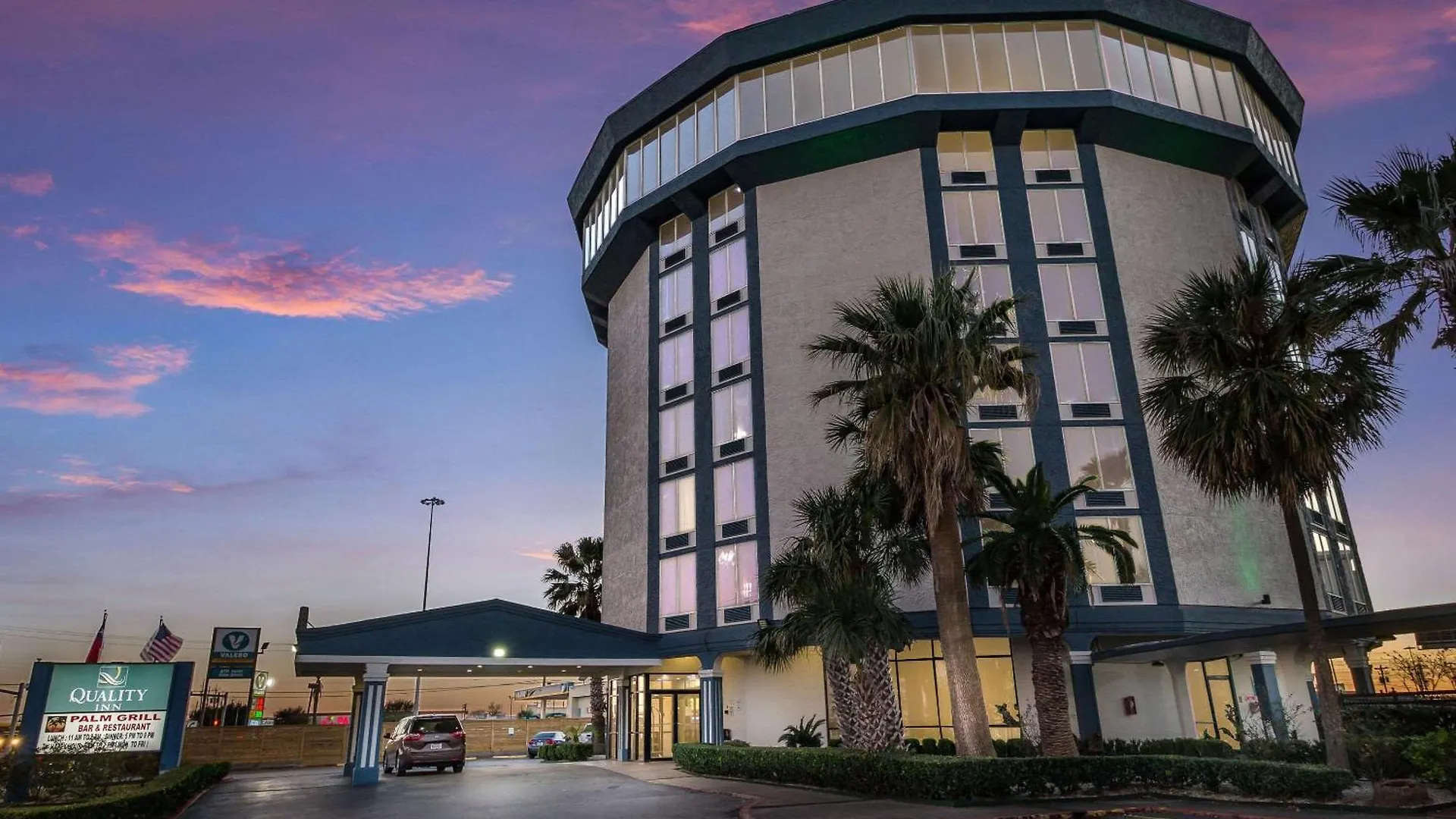 10 Business Hotels Near Vencor Hospital-Bay Area Worth Booking