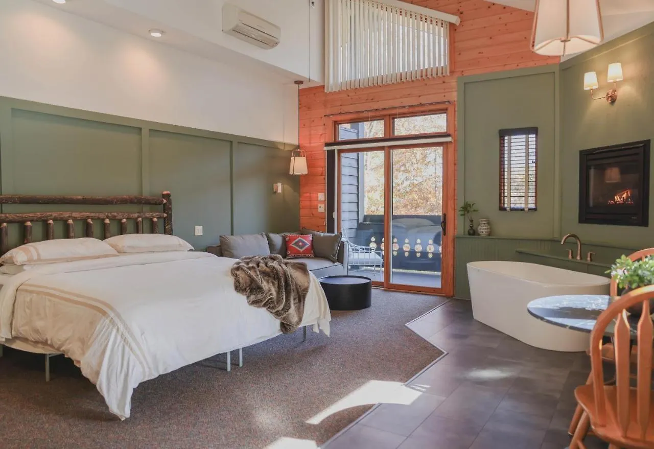 12 Three-Star Hotels in the Blue Ridge Mountains Worth Booking