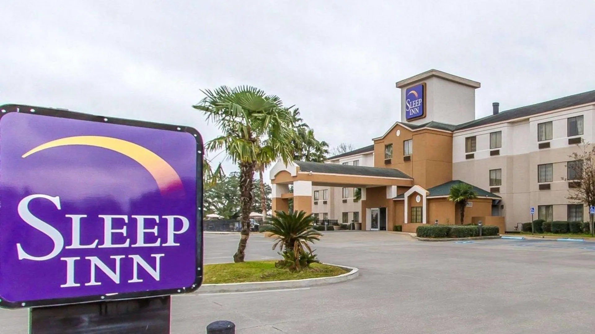 5 Airport Hotels Close to Moore Park in Lafayette