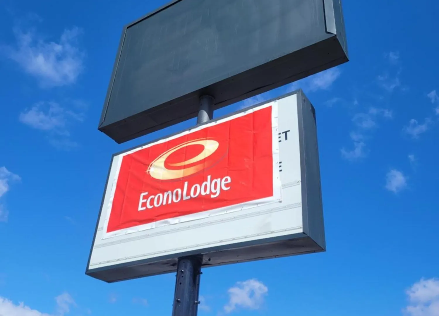 Staying in New Mexico: 8 Free WiFi Hotels Compared