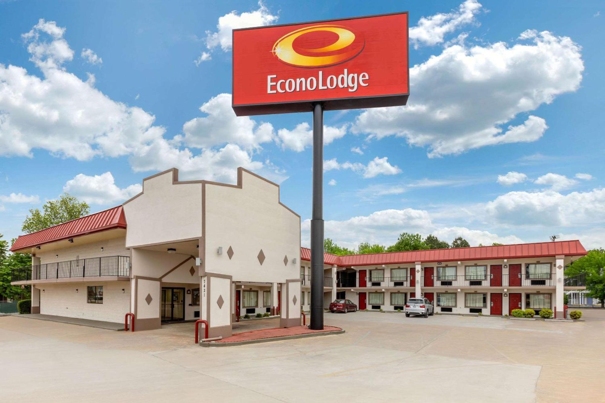 8 Smart Airport Hotels Near Audubon Acres Worth Booking