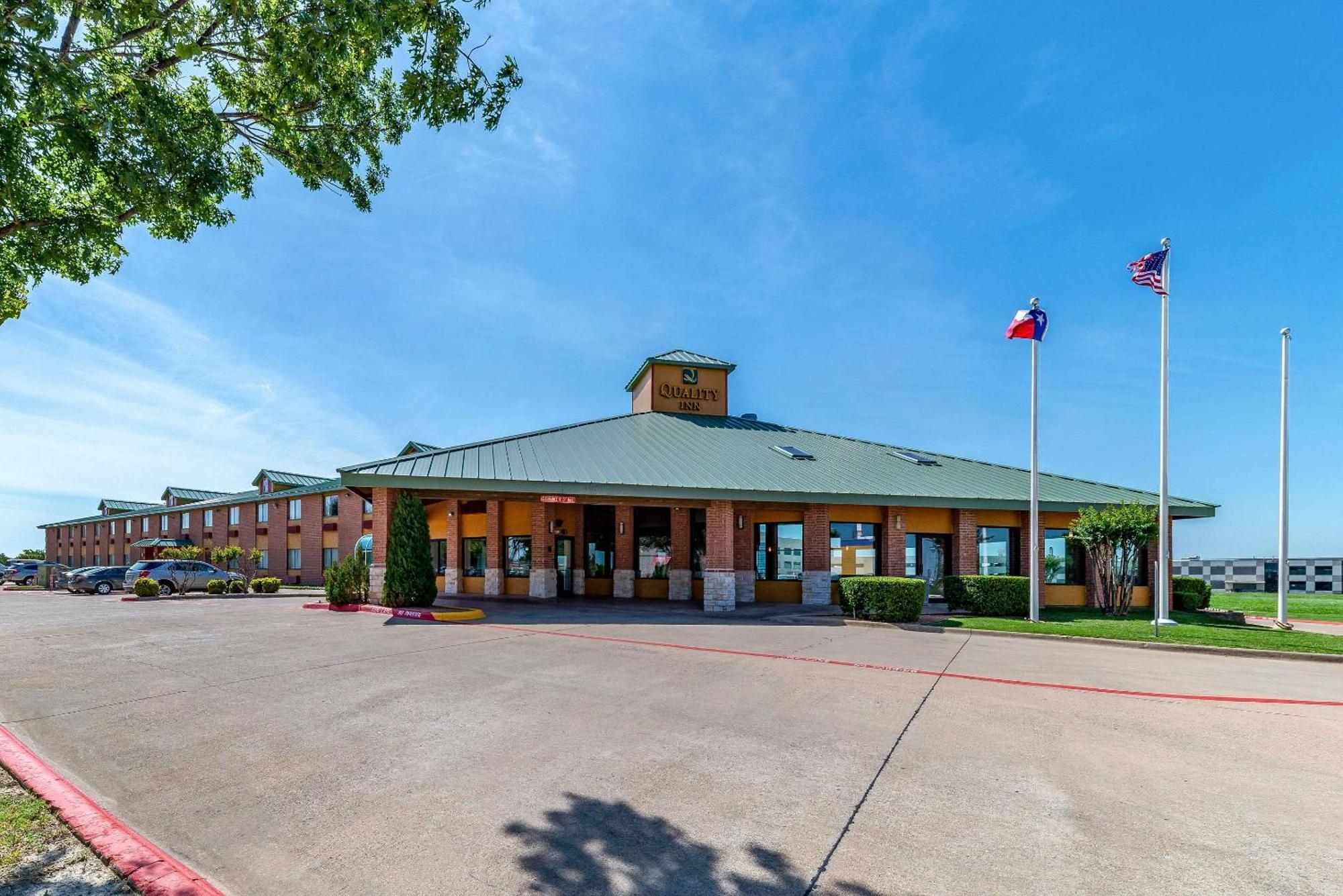 4 Top-Rated Quality Inn Hotels in Dallas-Fort Worth